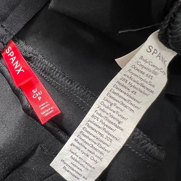 Spanx black shorts mid rise comfy stretchy mid length shorts casual everyday - Picture 6 of 11